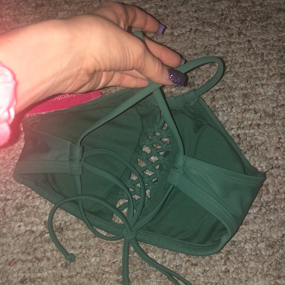 Green bathing suit - Picture 3 of 8